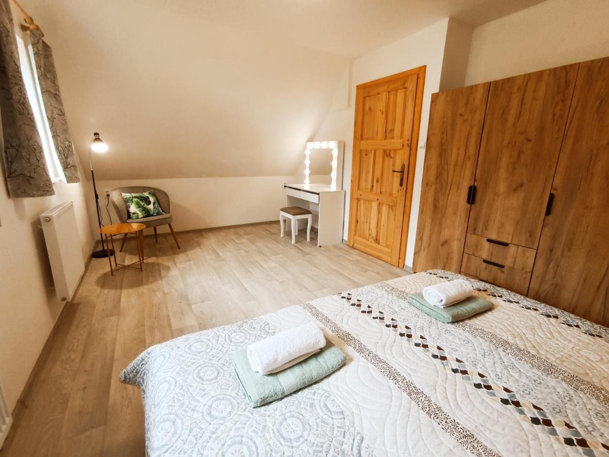 Klidna Lokalita Na Kraji Lesa, Cely Dum S Uschovnu Kol Villa Nova Bystrice Luaran gambar