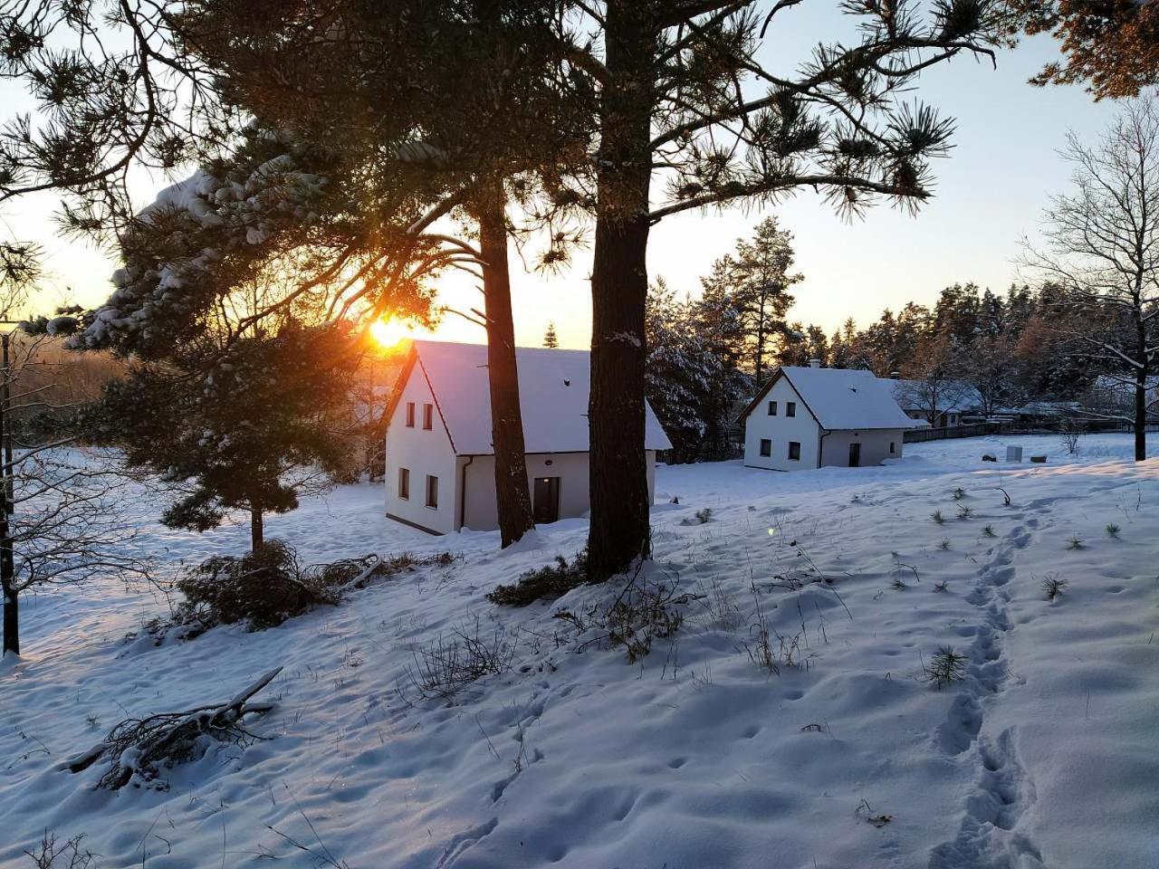 Klidna Lokalita Na Kraji Lesa, Cely Dum S Uschovnu Kol Villa Nova Bystrice Luaran gambar