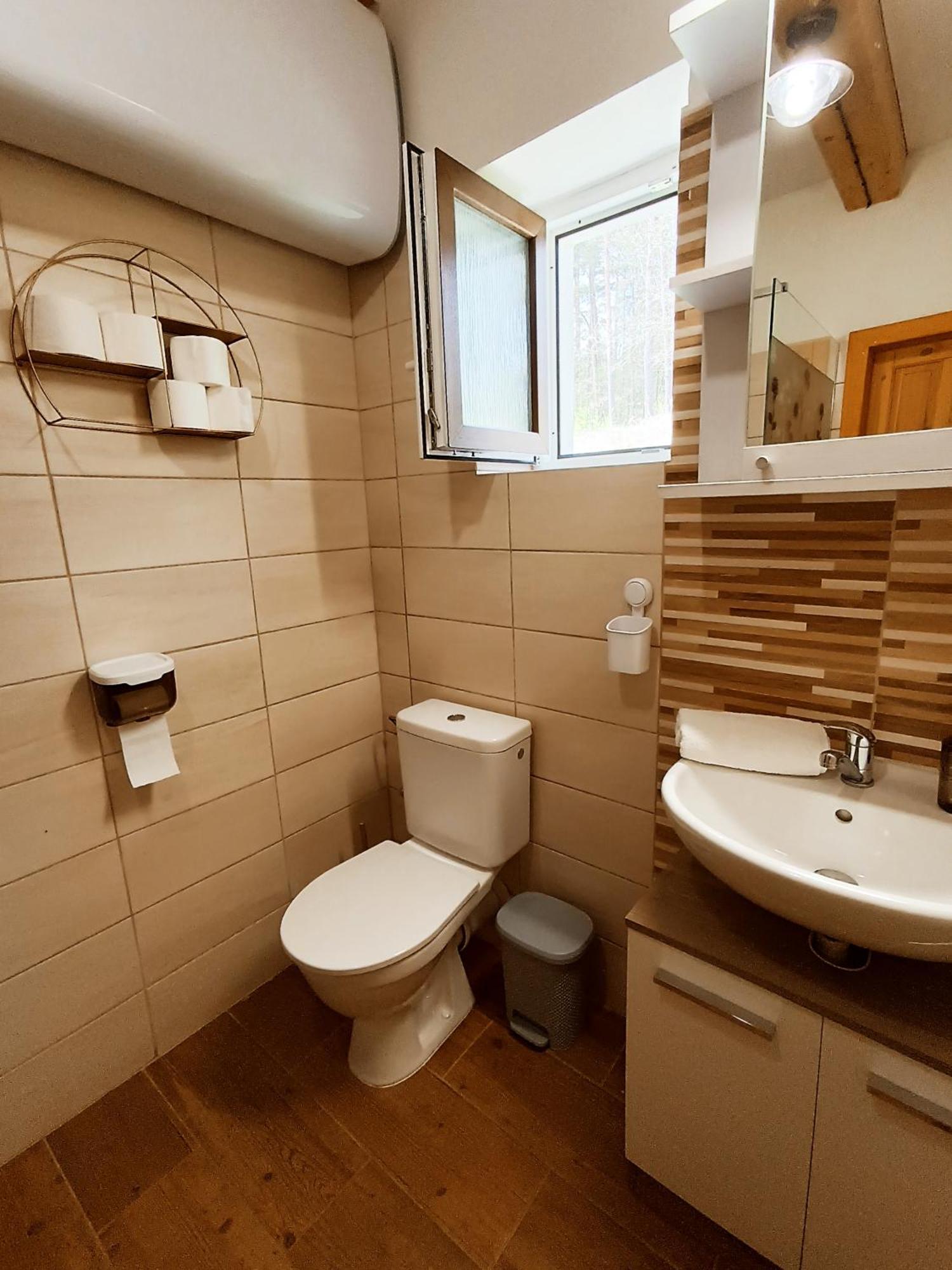 Klidna Lokalita Na Kraji Lesa, Cely Dum S Uschovnu Kol Villa Nova Bystrice Luaran gambar