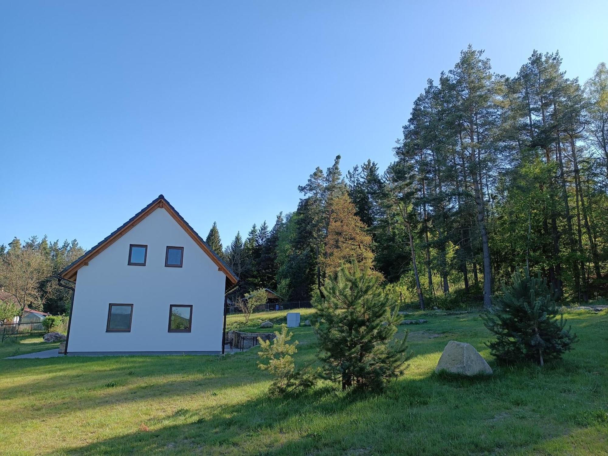 Klidna Lokalita Na Kraji Lesa, Cely Dum S Uschovnu Kol Villa Nova Bystrice Luaran gambar